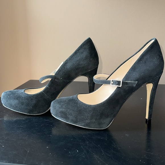 VINCE CAMUTO Mary Jane Heels - Picture 12 of 13